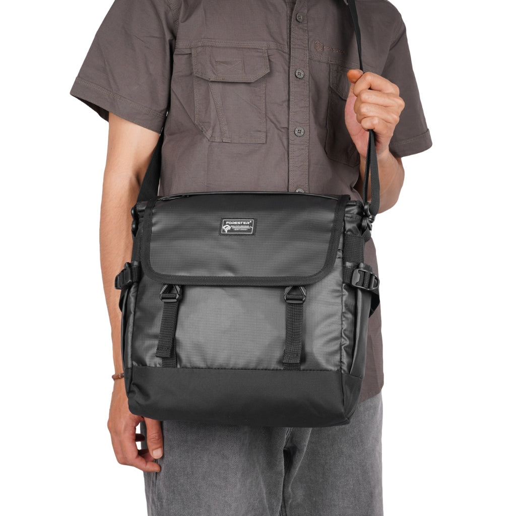 Forester 10194  Tas Selempang  Multifungsi Tahan Air ukuran 12"
